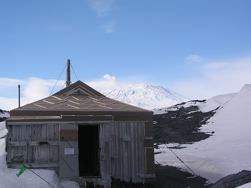 File:HSM-15 Shackleton's Hut.jpg