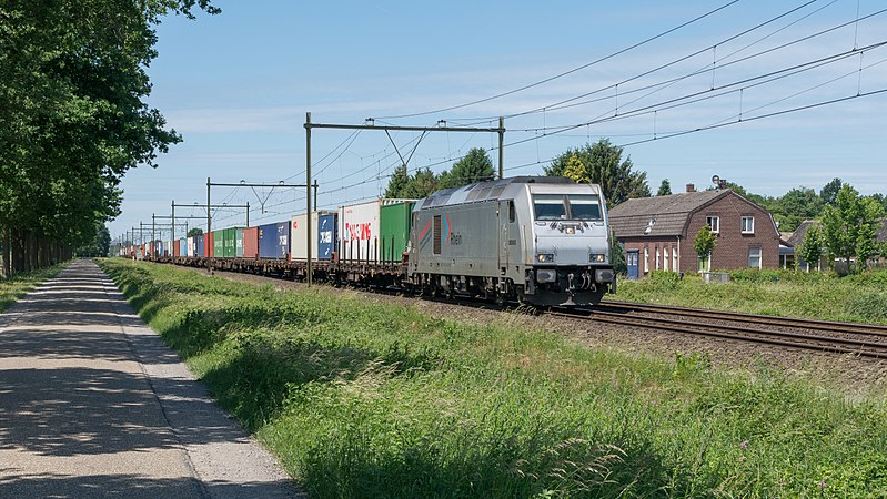 File:Hegelsom Rhein Cargo DE805 met omgeleide DuKo Shuttle (34398527214).jpg