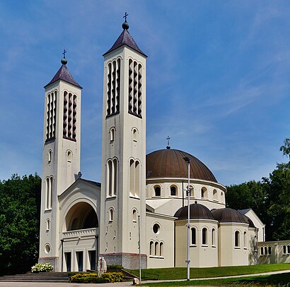 So kommt man zu Cenakelkerk mit den Öffentlichen - Mehr zum Ort Hier