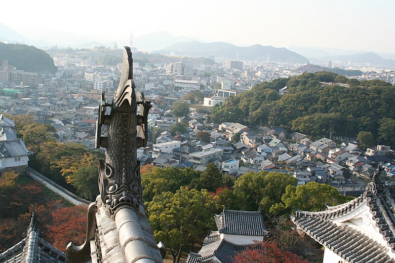 File:Himeji Castle No09 125.jpg