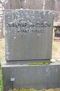 Day 17: Hjalmar von Sydows grave stone