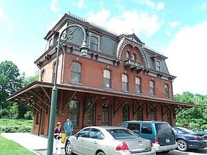 Hopewell, New Jersey, Personenbahnhof, Juni 2013 1.JPG