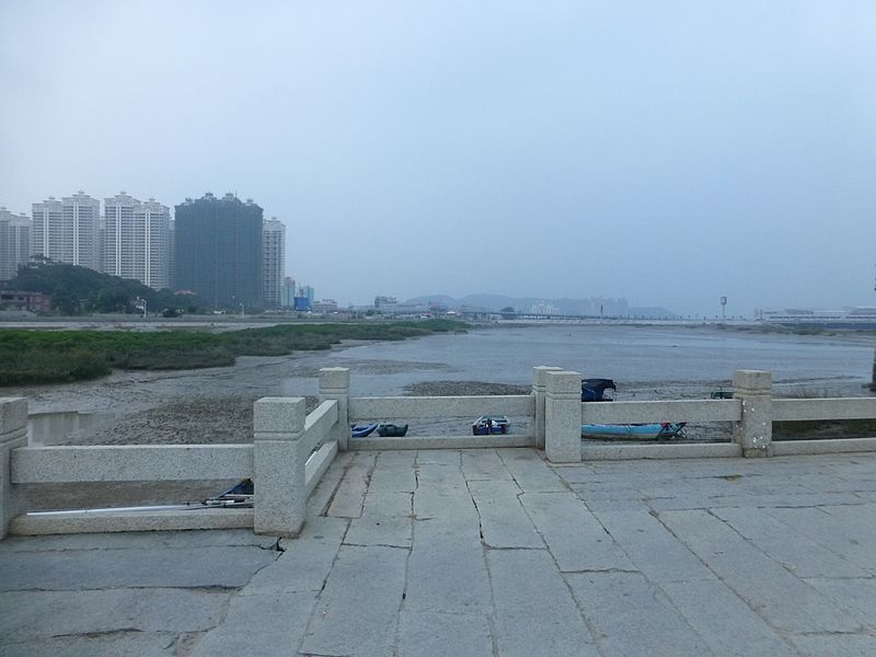 File:HuiAn - Luoyang Bridge - P1240064.JPG