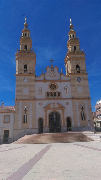 File:Iglesia Campoamor.jpg