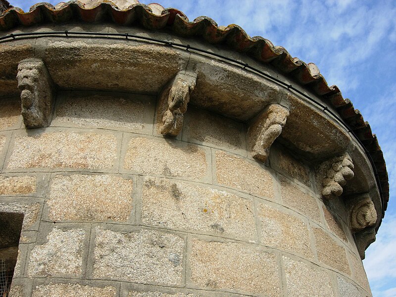 File:Iglesia de Santa María de Caleiro4.jpg