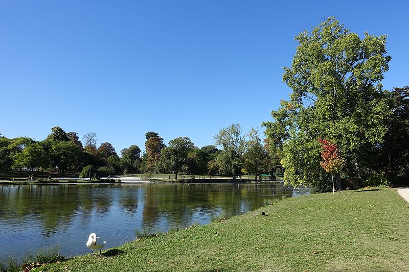 File:Ile de Bercy @ Lac Dausmenil @ Bois de Vincennes @ Paris (29527803173).jpg