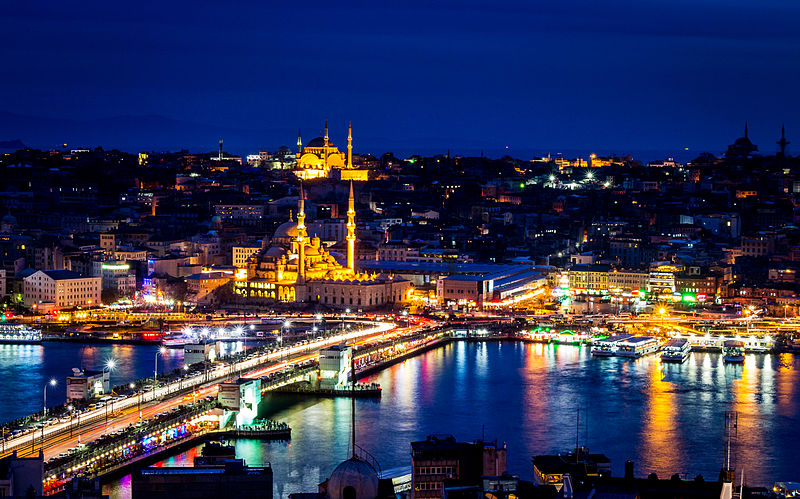 File:Istanbul at night (16193962812).jpg