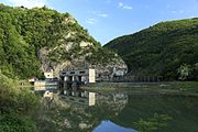 Nach dem Tunnel in Ovčar Banja folgte unmittelbar eine Eisenbahnkreuzung und anschließend eine Brücke über die westl. Morava