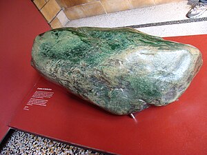 Jade: Etymologie, Bildung und Fundorte, Geschichte und Kulturgeschichte