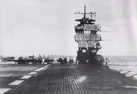 Tập_tin:Japanese_aircraft_carrier_Akagi_Deck.jpg