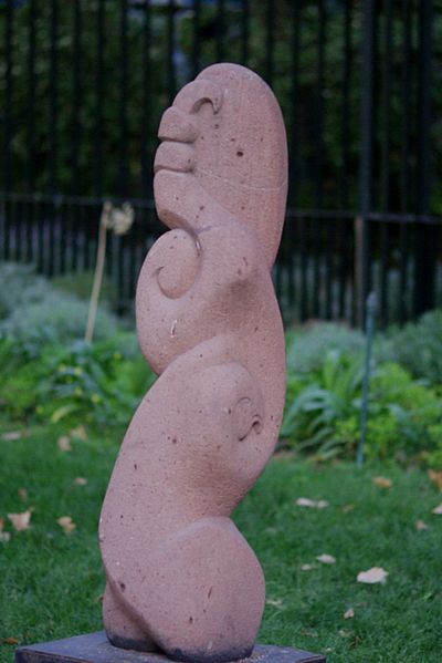 File:Jardin de las Artes FCProv Escultura piedra 01.JPG