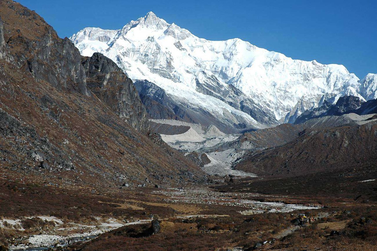              Sikkim 1280px-Kangchenjunga_from_Thangshing