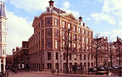 Keizersgracht 555 / hoek Nieuwe Spiegelstraat, kantoorgebouw Amsterdamsche Maatschappij van Levensverzekering (1917/19)