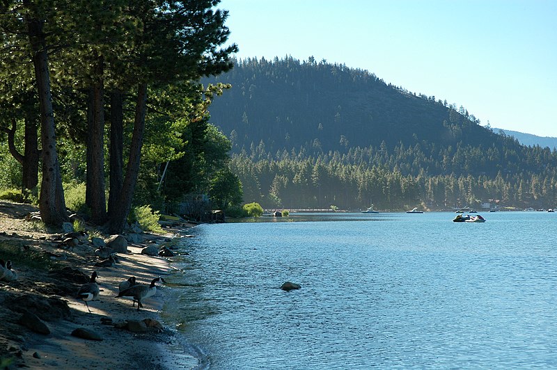 File:Kings Beach SRA on Lake Tahoe.jpg