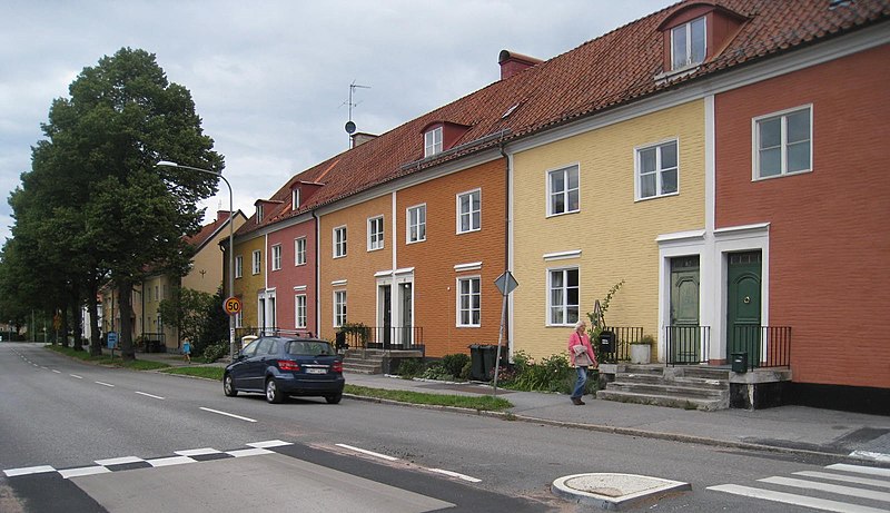 File:Kvarteret Tallarna, Äppelviken, Alviksvägen 79-89, 2014a.jpg