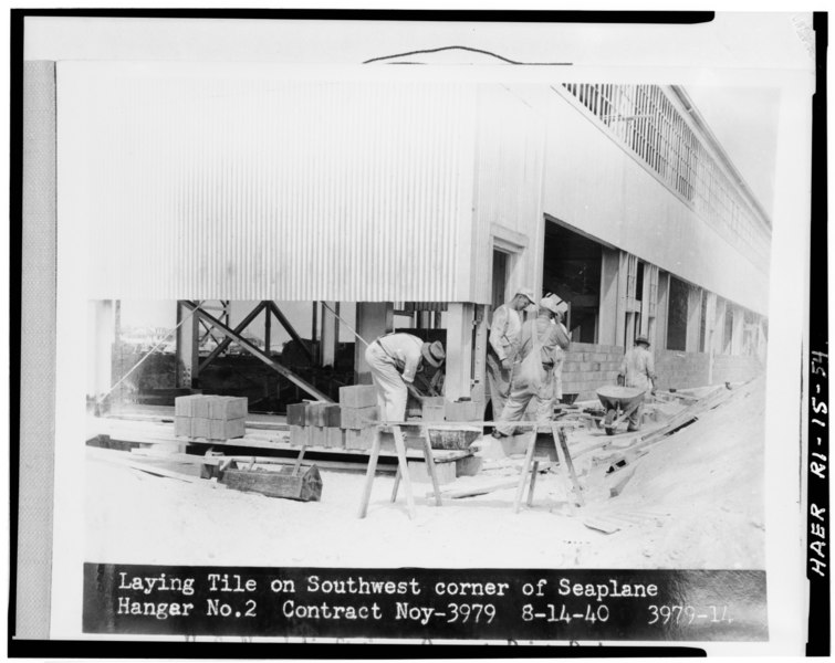 File:LAYING TILE (CONCRETE) BLOCK IN SEAPLANE HANGAR (BLDG. 2). USN PHOTO, AUGUST 14, 1940. - Quonset Point Naval Air Station, Roger Williams Way, North Kingstown, Washington County, HAER RI,5-KINGN,6-54.tif