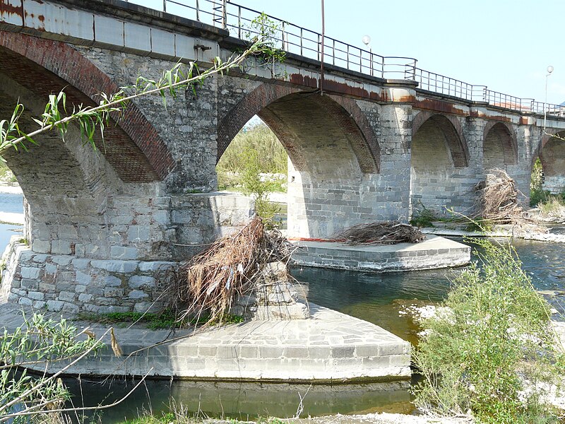 File:Lavagna-ponte della maddalena (sponda lavagna)2.jpg