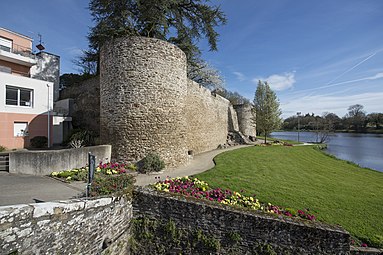 Festningsmuren til Château Le Laura-Beautreau