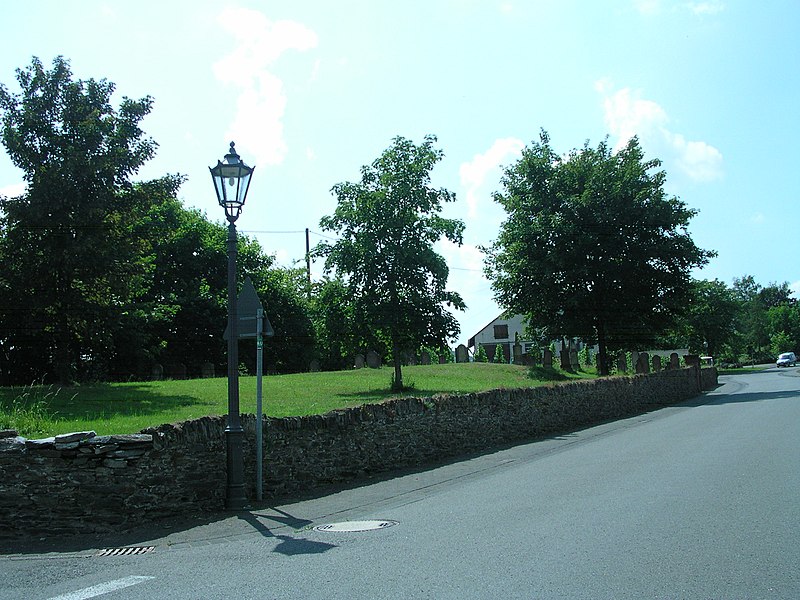 File:Leiwen Judenfriedhof 2.jpg