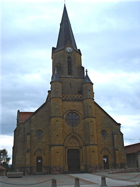 File:Mably (Loire), l'église.JPG