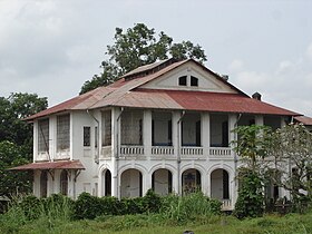 Mbandaka koloniale architectuur Banque du Congo belge.JPG