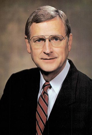 <span class="mw-page-title-main">Mel Carnahan</span> Governor of Missouri, 2000 U.S. senator-elect (1934–2000)