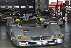 CLR am Nürburgring im Jahre 2009 (hinten: Porsche GT1 und CLK LM)