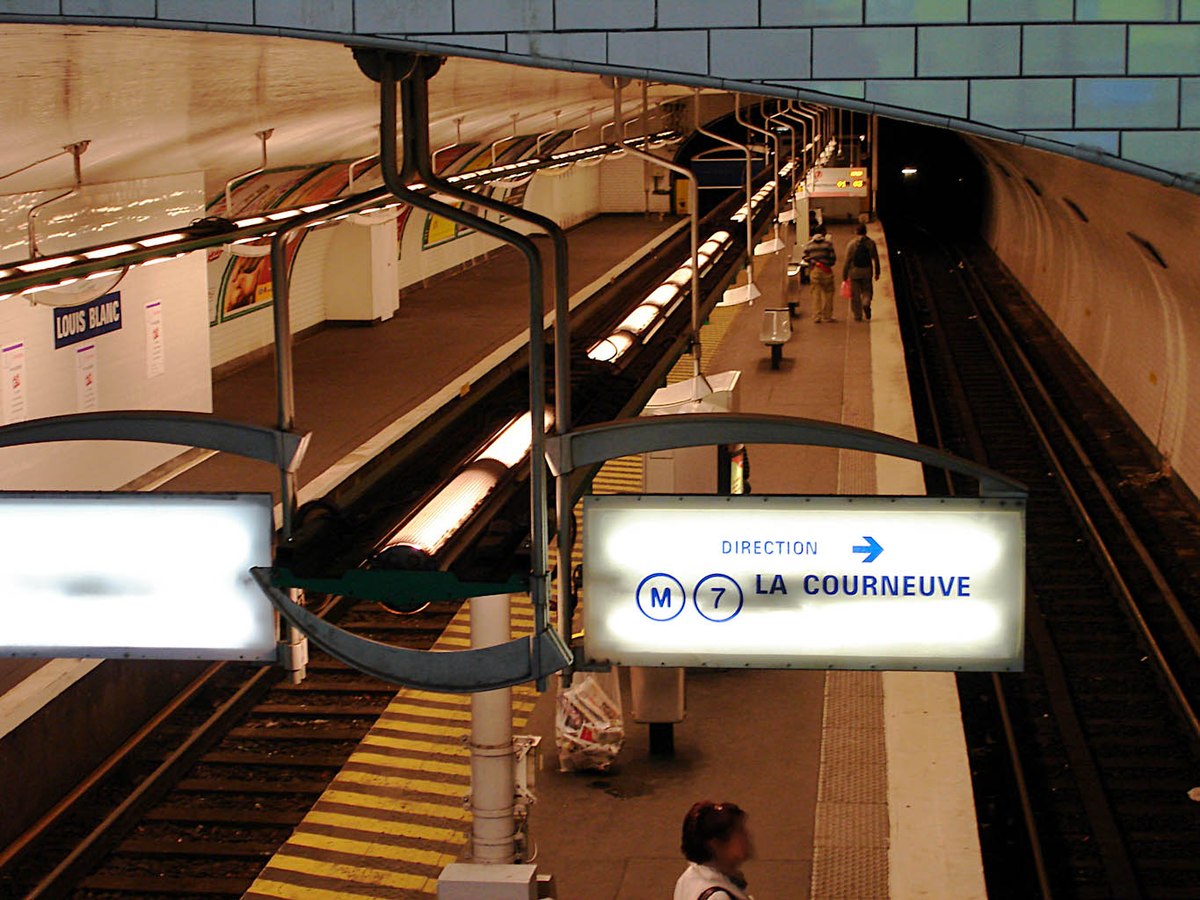 File:Édicule Guimard de la station Louis Blanc, 75010 Paris.JPG - Wikipedia