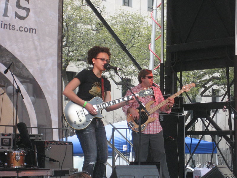 File:Mia Borders Wednesday at the Square Mch 2010 8.JPG