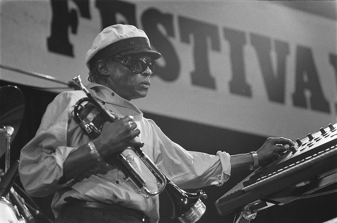 File:MilesDavisNorthSeaJazz1984.jpg