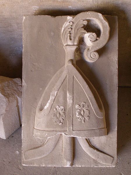 File:Mitre in stone Alcobaça Monastery.jpg