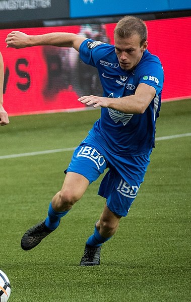 File:Molde-Zenit (3) (cropped).jpg