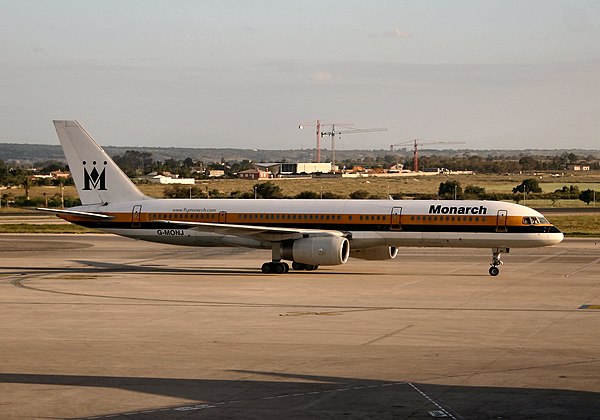 Boeing 757-200 in the old livery, Alicante Airport, Spain