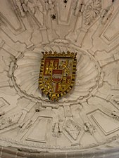 Escudo del reino de Castilla y León con el Toisón de Oro.
