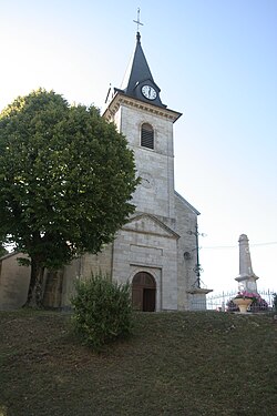 Monument-aux-morts-et-église.jpg