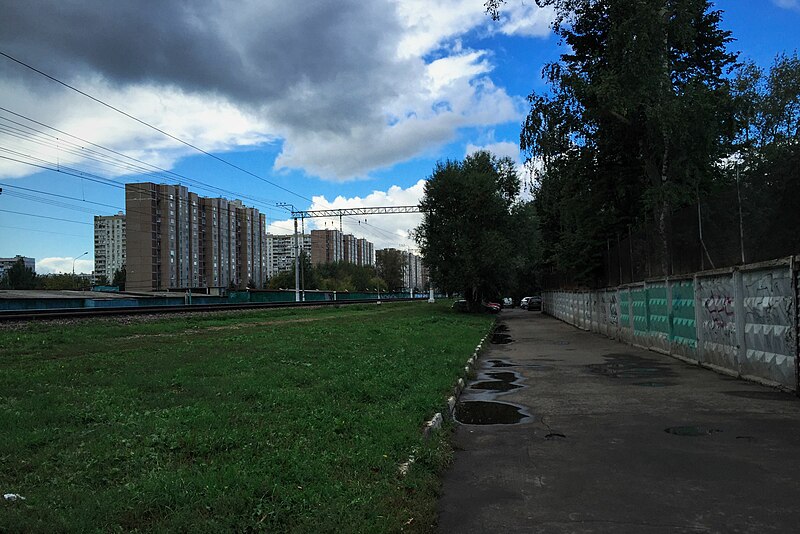 File:Moscow, Pomorskaya Street and Savyolovskaya railway (30854797764).jpg