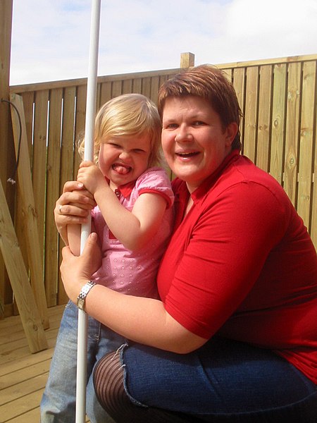 File:Mother & daughter (539390992).jpg