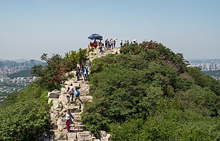 <span class="mw-page-title-main">Thousand Buddha Mountain</span> Hill in Shandong, China