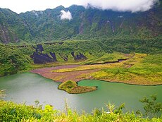 Mt galunggung volcanic crater.jpg