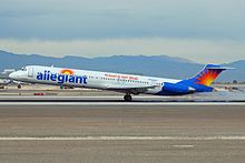 Un McDonnell Douglas MD-83 de Allegiant Air llegando.