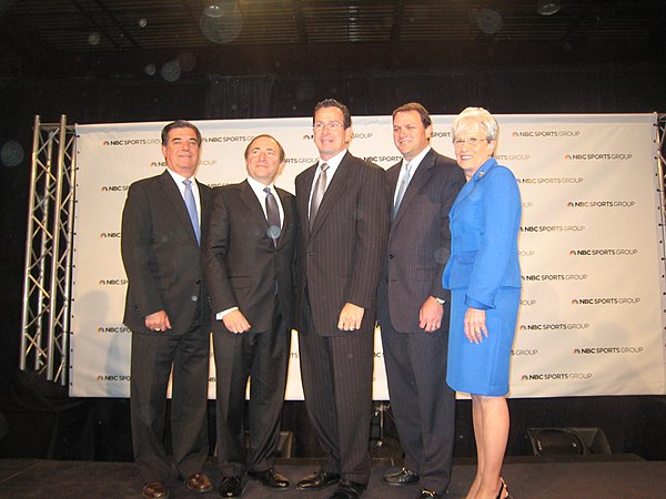 Bettman (second-left foreground) with Governor Dannel Malloy and several NBC Sports Group executives, during a news conference to announce NBC's conso