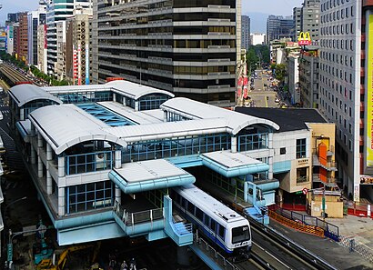 Nanjing East Road Station 20091102a.jpg