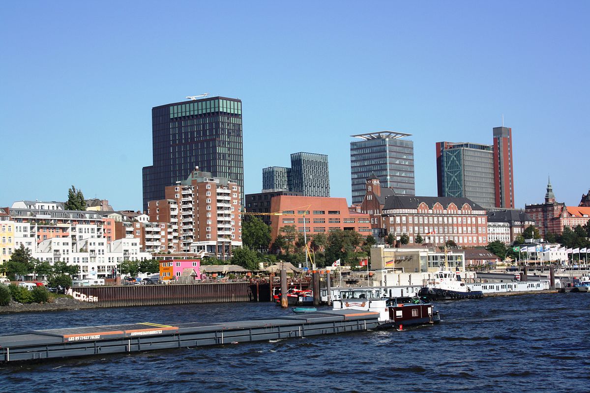 File Neue Skyline Hamburg Jpg Wikimedia Commons