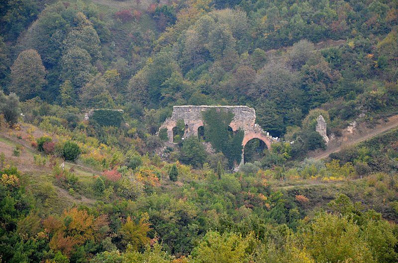 File:Nicomedia Aqueduct, Izmit, Turkey (39171950052).jpg