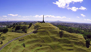 <span class="mw-page-title-main">Maungakiekie / One Tree Hill</span> Hill in Auckland, New Zealand