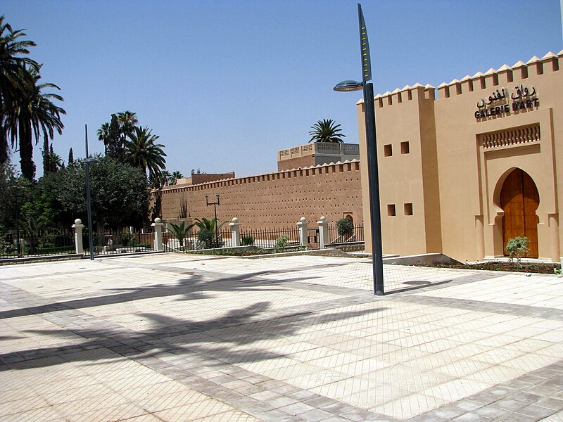 File:Oujda.galerie d'art de la medina.jpg