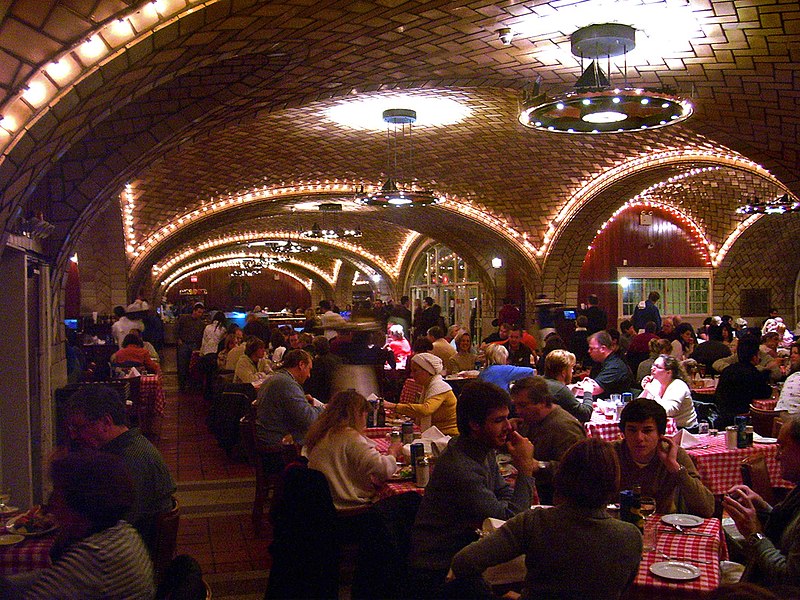 Looking hall. Grand Central Oyster Bar. Lure Oyster Bar Пятницкая. Бар Central Station. Бар кризис жанра.