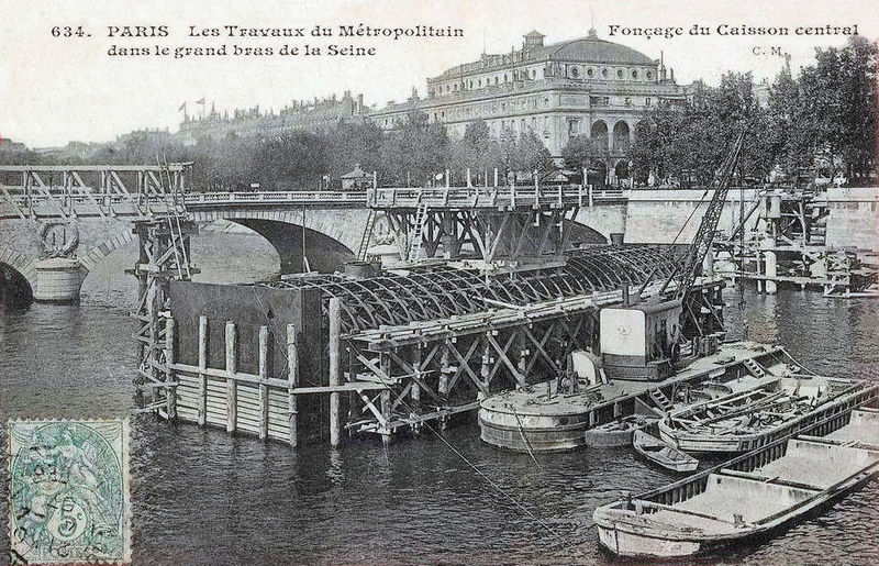 File:Paris - Les travaux du Metropolitain - Foncage du caisson central.jpg
