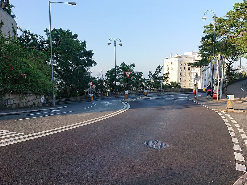 File:Peak Road near Magazine Gap Road in 2018.jpg