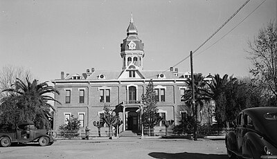 Pinal County Courthouse in 1938.jpg